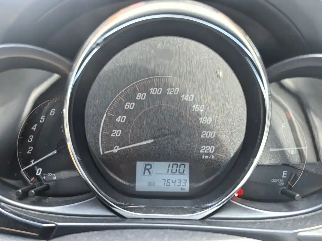 Toyota Yaris L — миниатюра 17