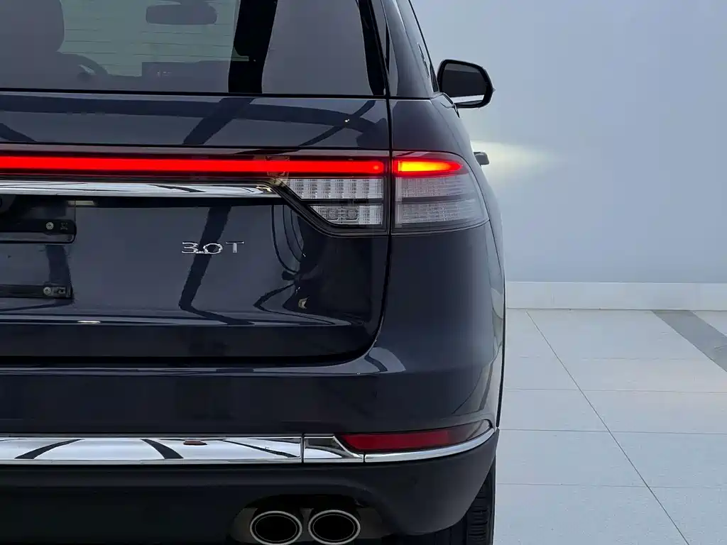 Lincoln Aviator — миниатюра 5