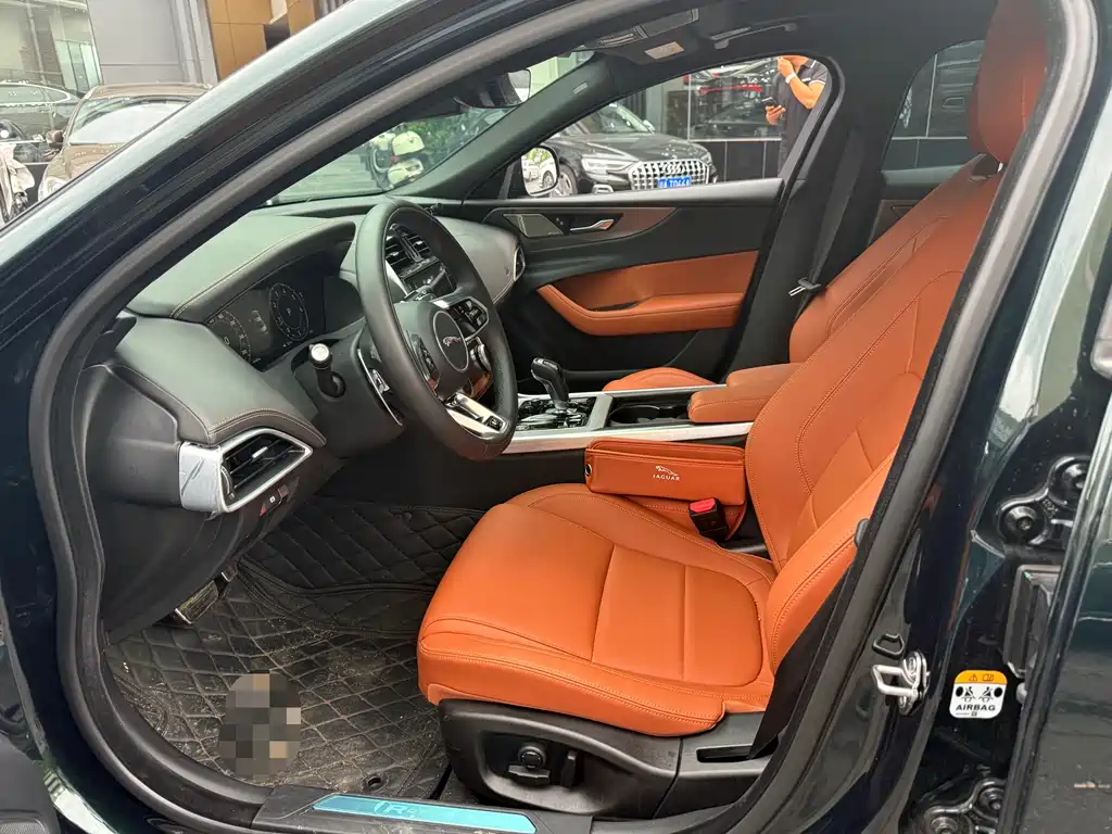 Jaguar XEL 2025 2.0T 250PS R-DYNAMIC 90