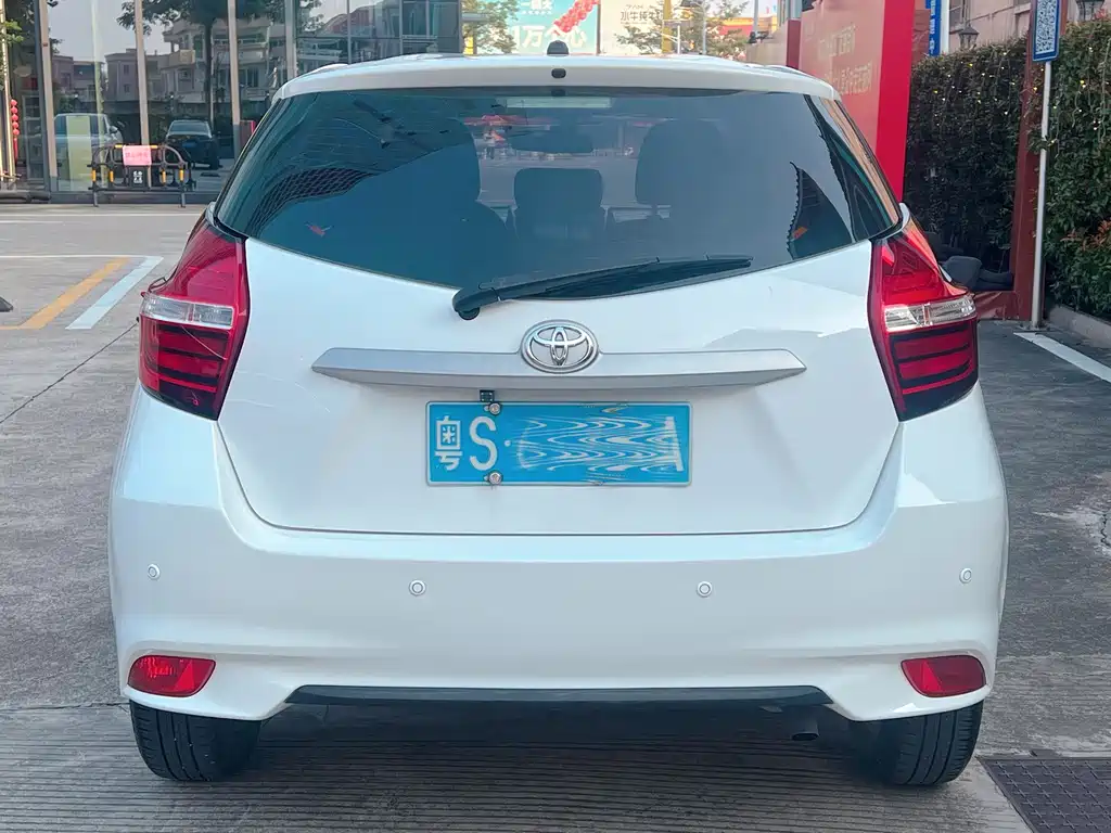 Toyota Yaris L — миниатюра 5