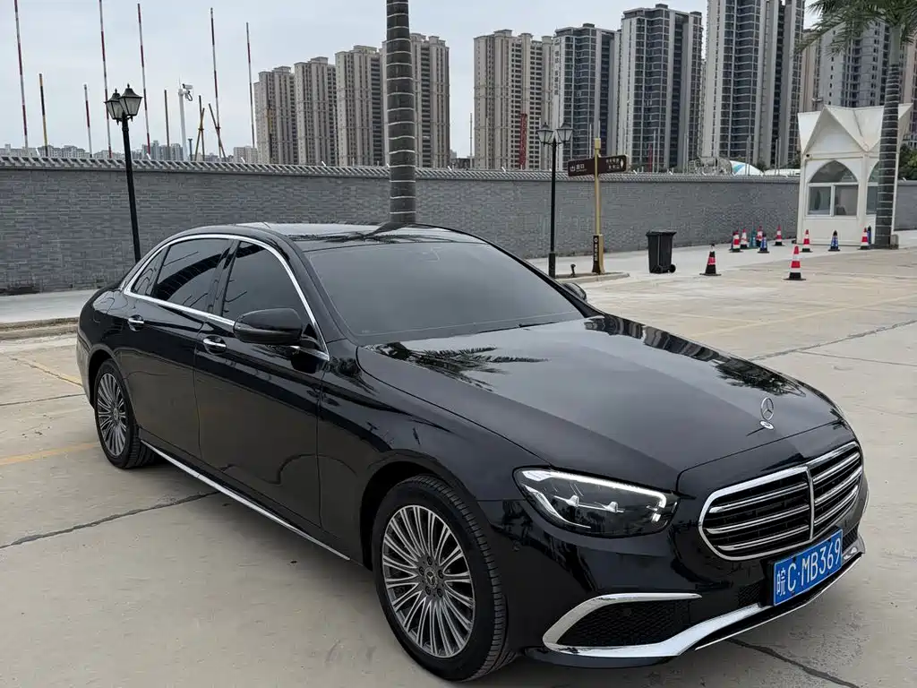 Mercedes-Benz E-Class — миниатюра 3