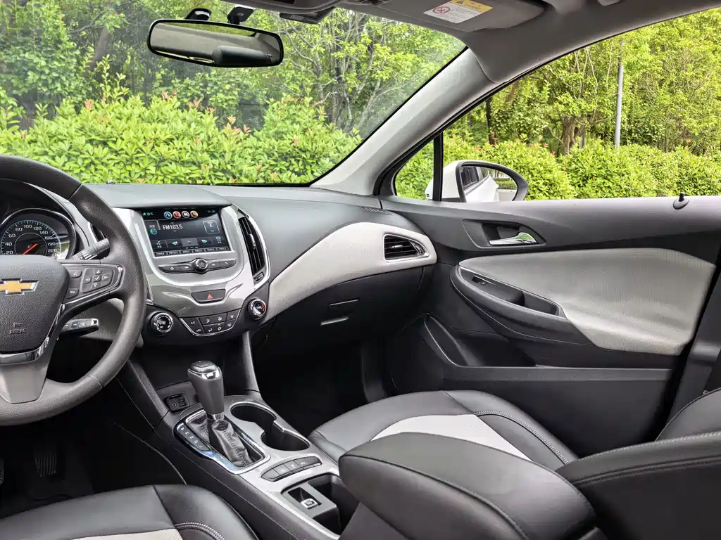 Chevrolet Cruze — миниатюра 16