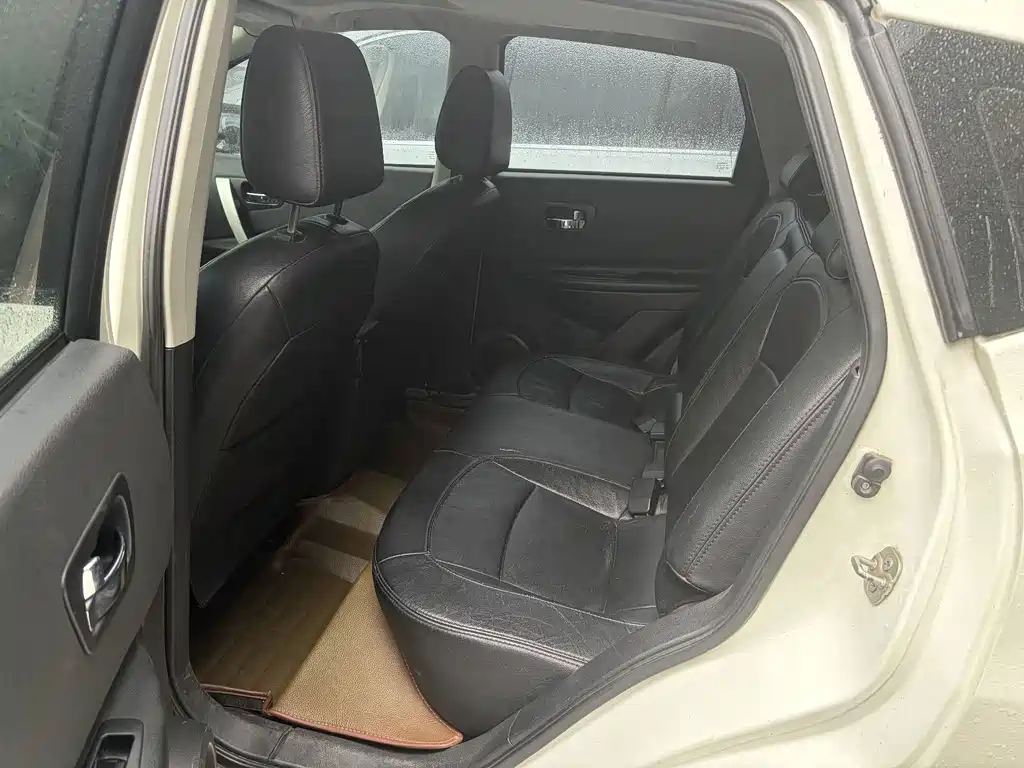 Nissan Qashqai — миниатюра 5