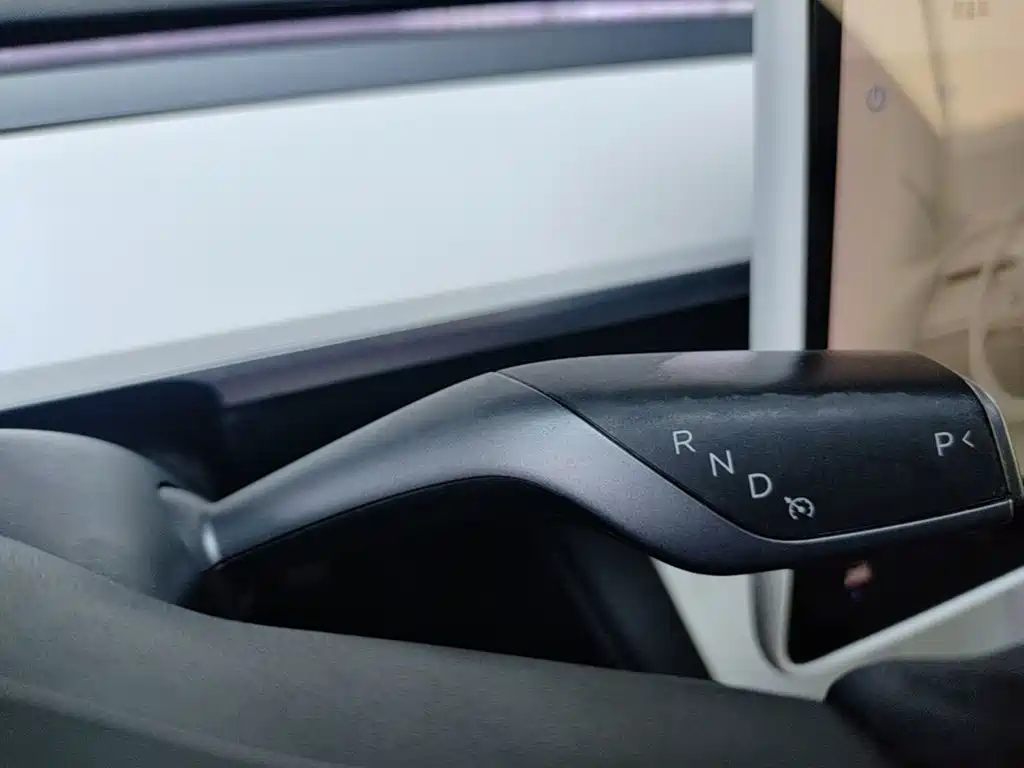 Tesla Model 3 — миниатюра 14