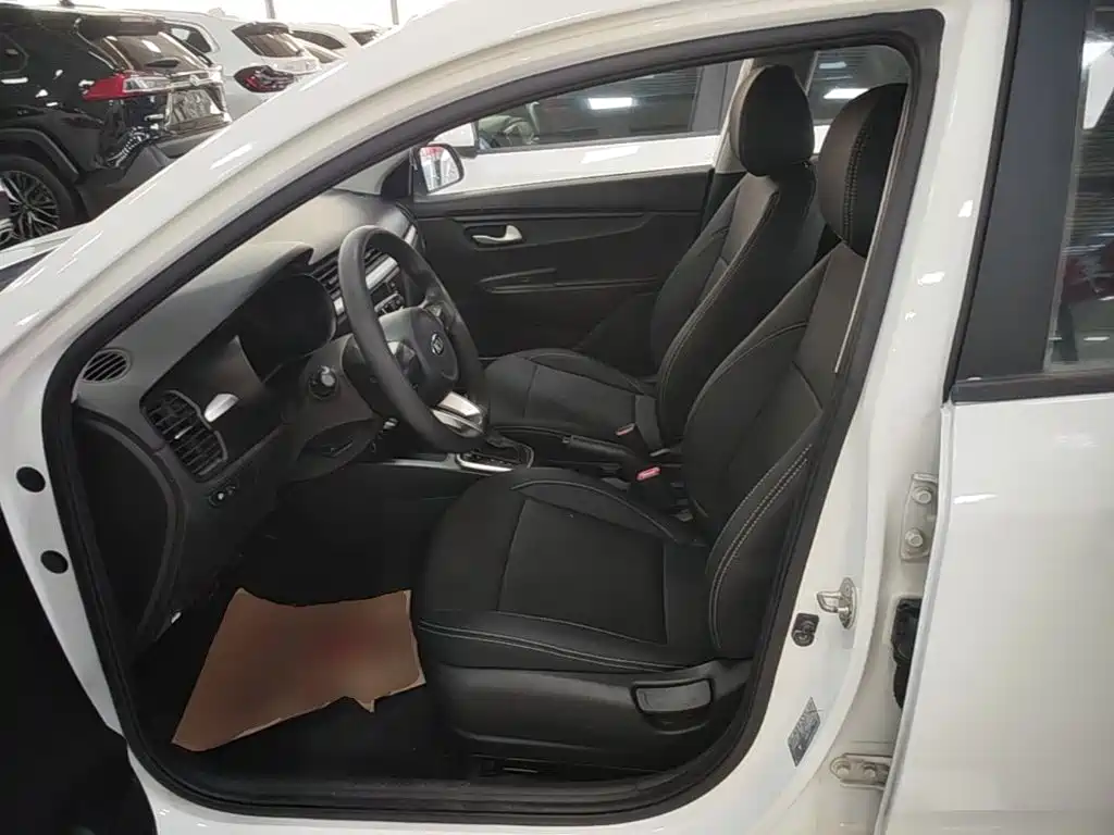 Kia K2 — миниатюра 15