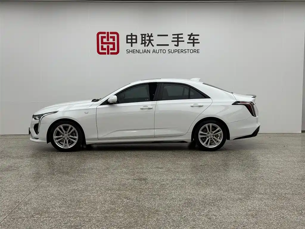 Cadillac CT4 2022 28T