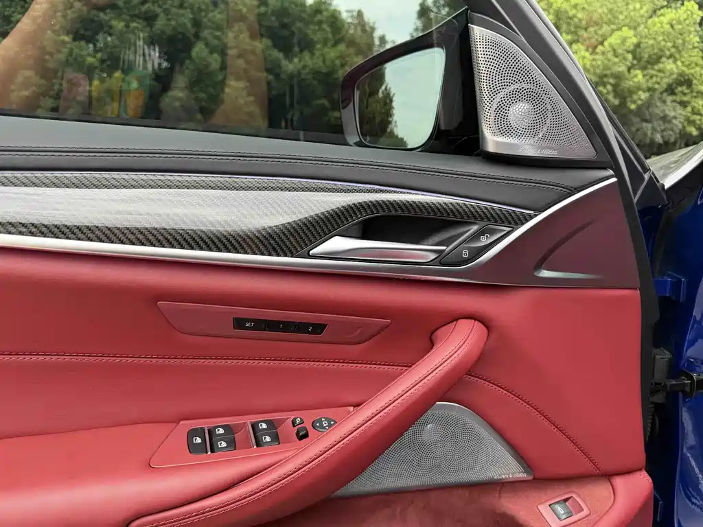BMW M5 — миниатюра 18