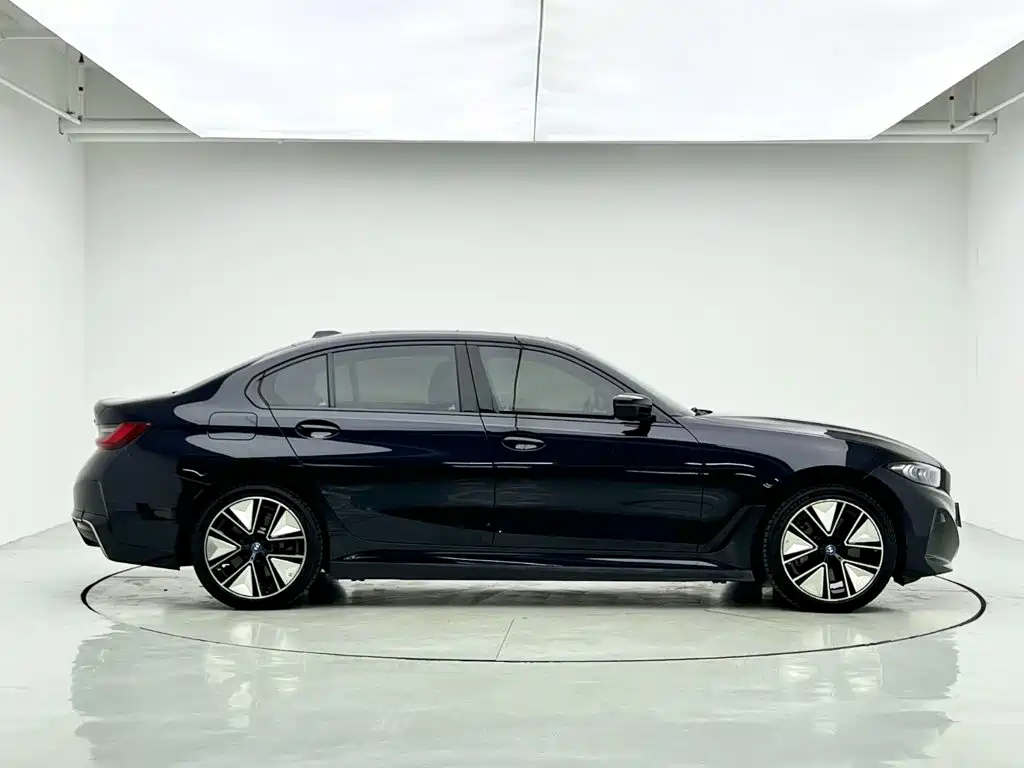 BMW i3 — миниатюра 9