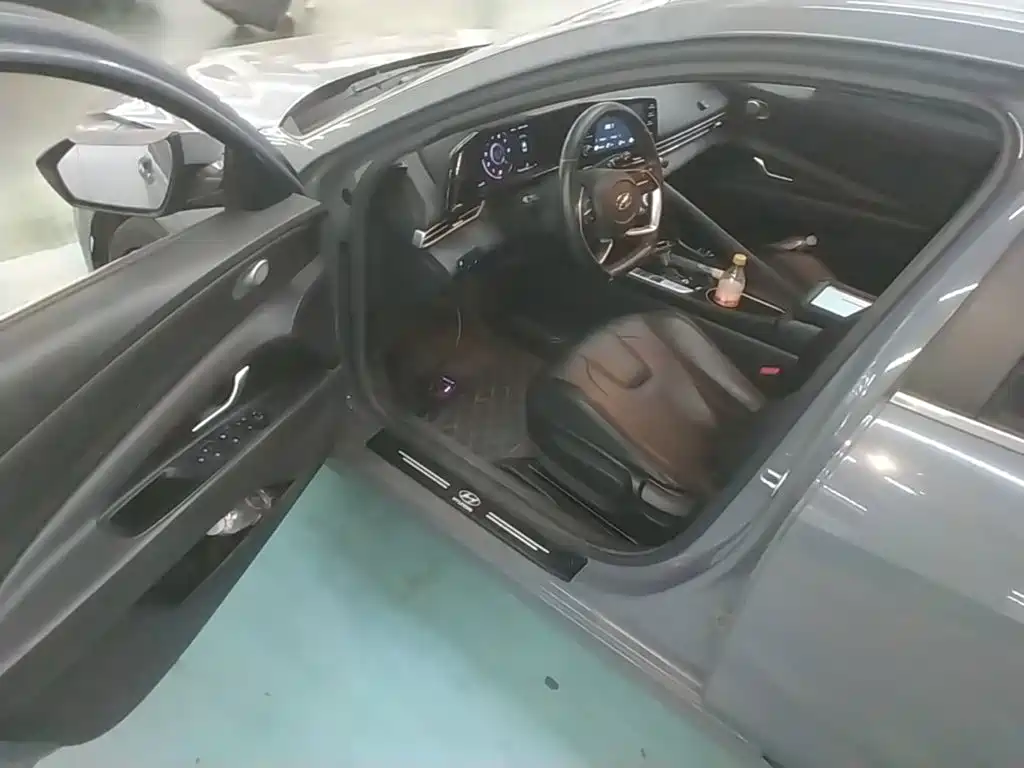 Hyundai Elantra — миниатюра 16