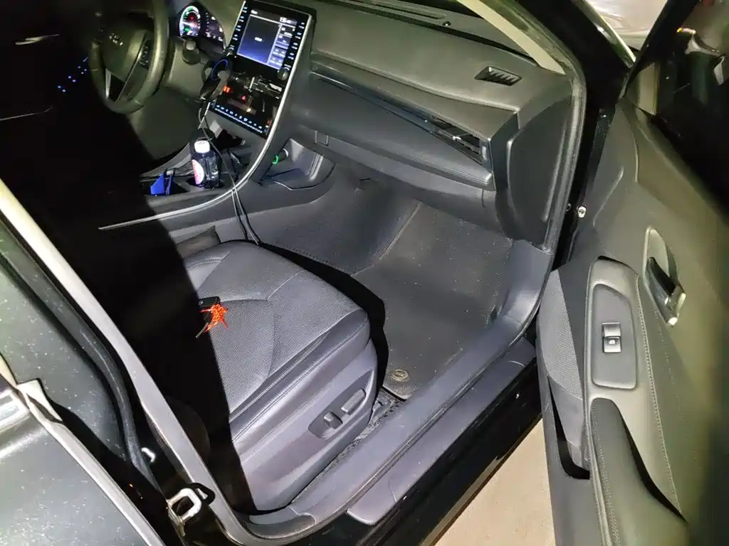 Toyota Avalon — миниатюра 18