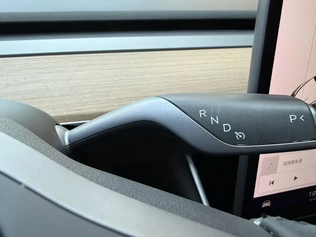 Tesla Model 3 — миниатюра 22