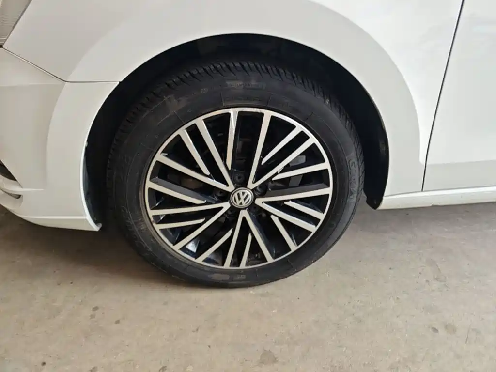 Volkswagen Jetta — миниатюра 23