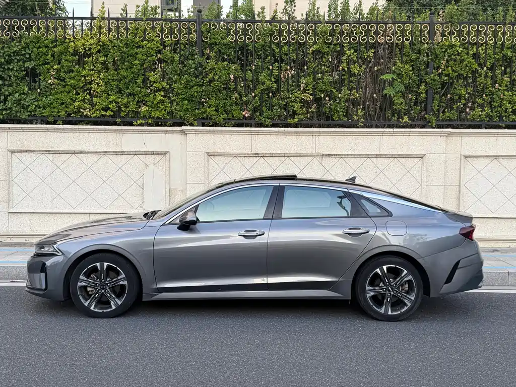 Kia K5 - фото 3