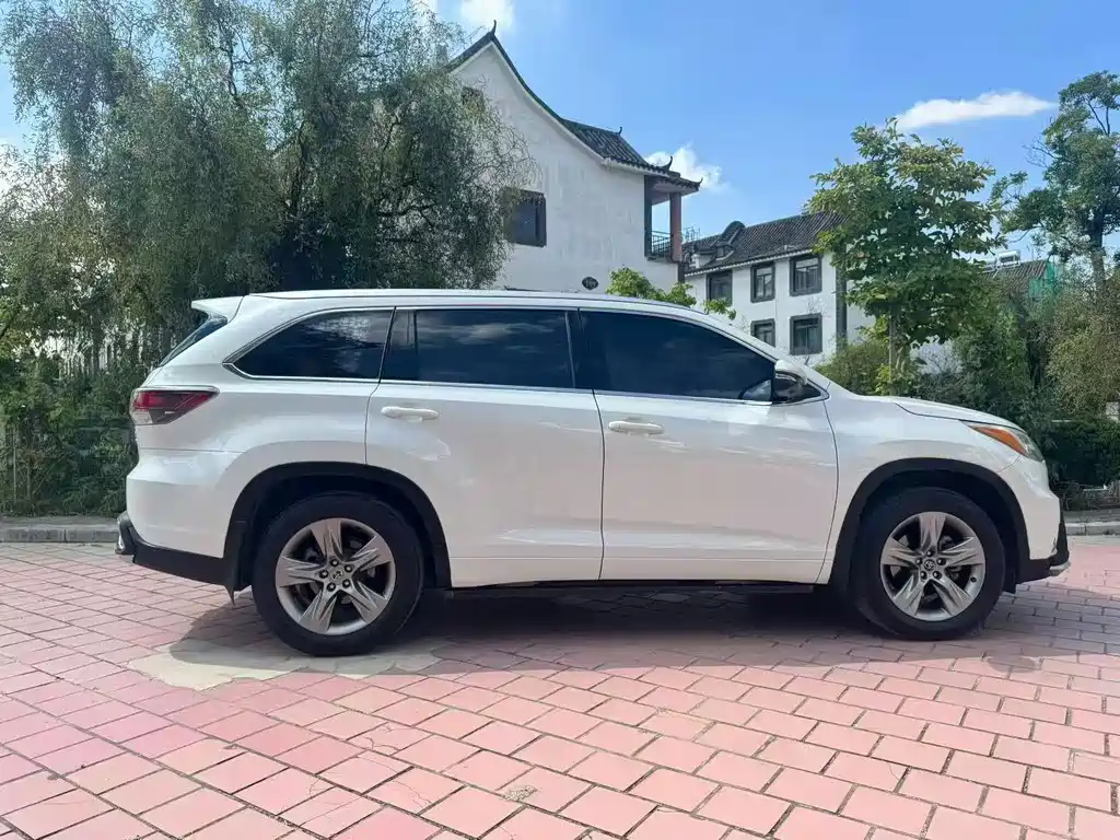 Toyota Highlander — миниатюра 4