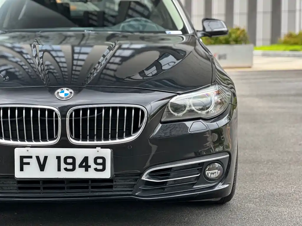 BMW 5 Series — миниатюра 3