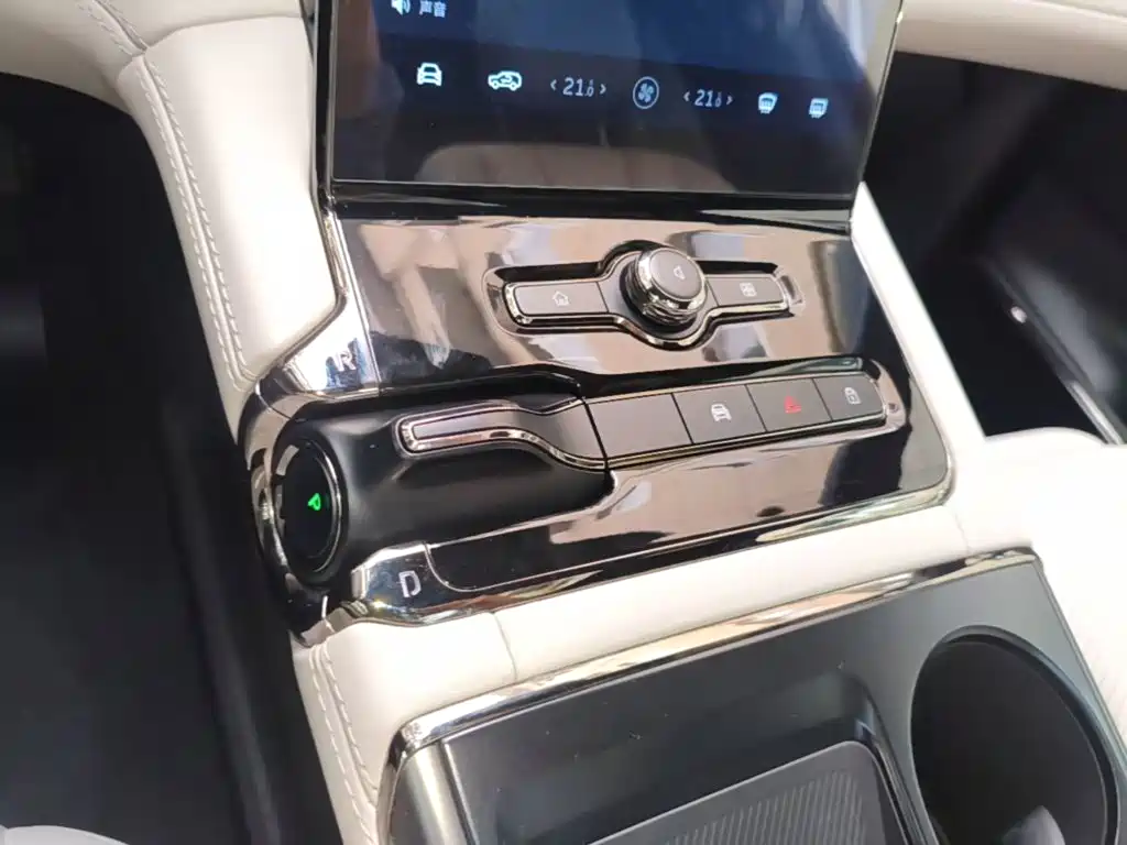 NIO ES8 — миниатюра 14