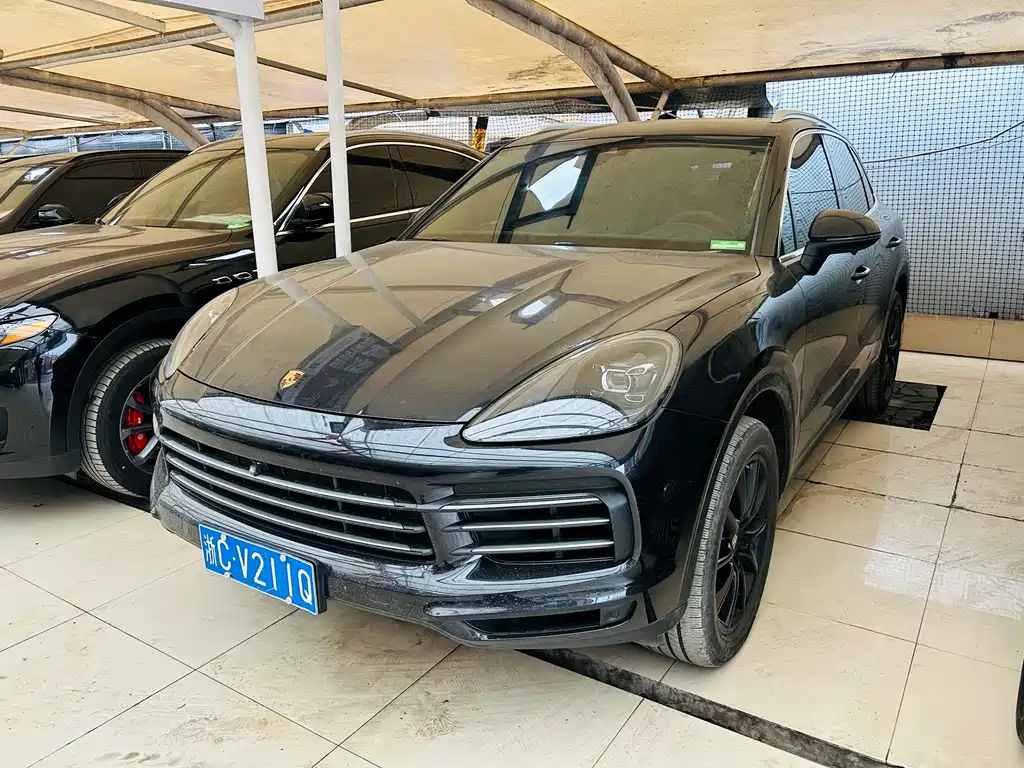 PORSCHE CAYENNE