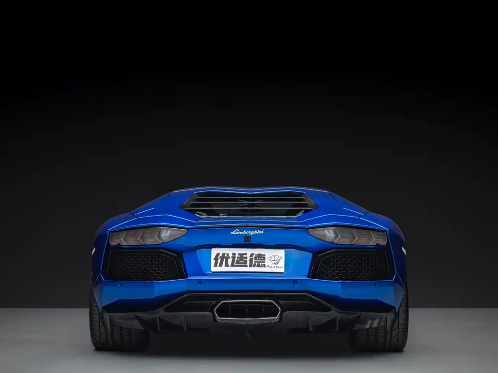 Lamborghini Aventador — миниатюра 9