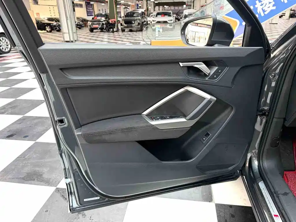 Audi Q3 — миниатюра 6