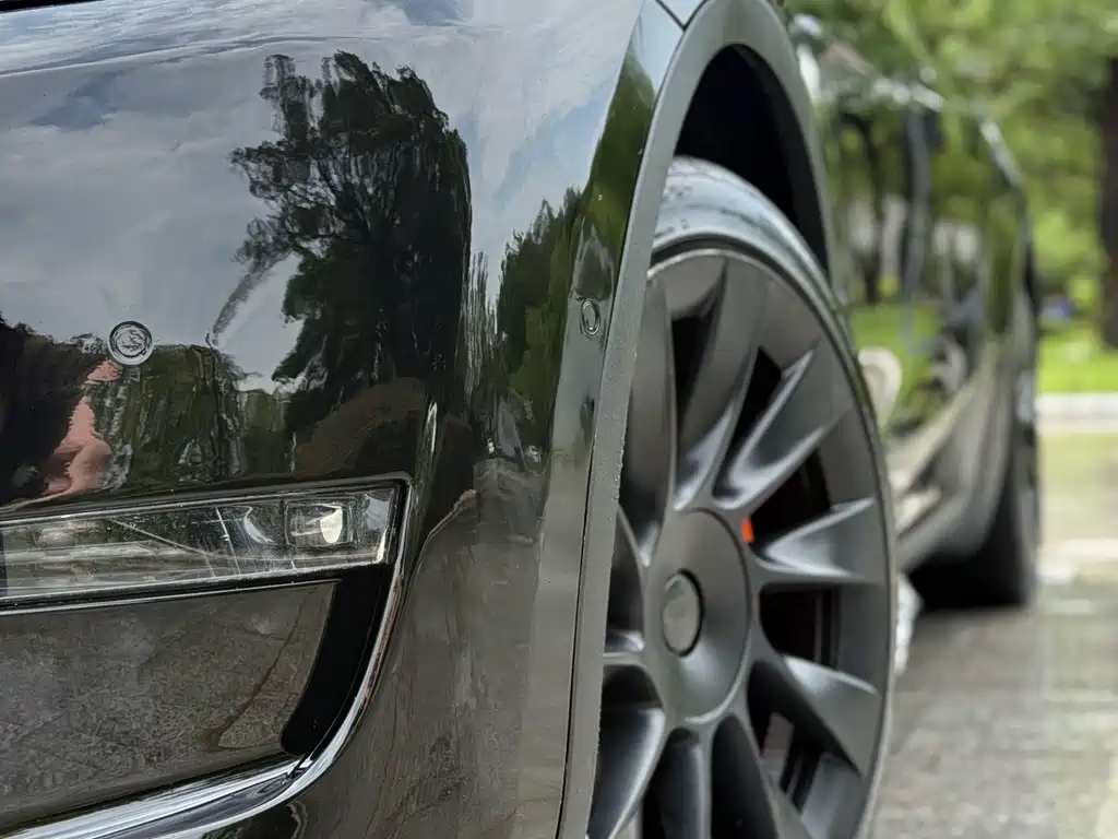 Tesla Model Y — миниатюра 2