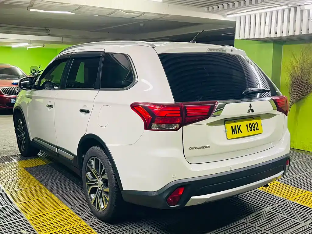 Mitsubishi Outlander (Import) — миниатюра 10