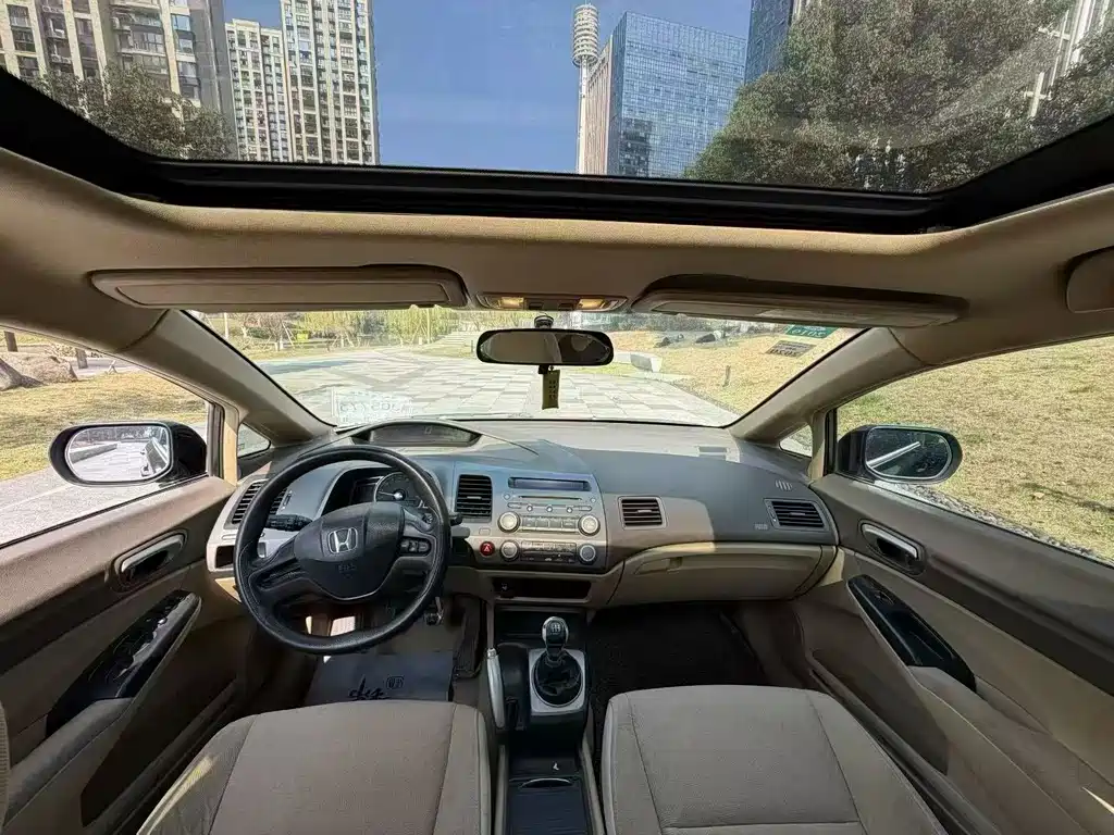 Honda Civic — миниатюра 9