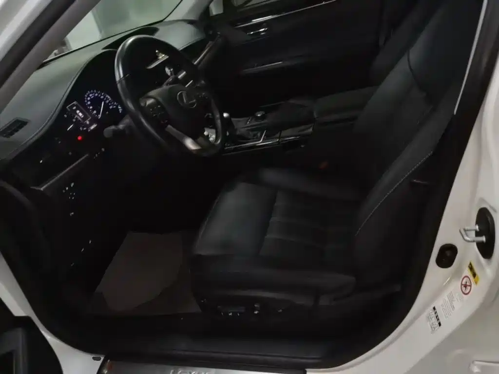 Lexus ES — миниатюра 15