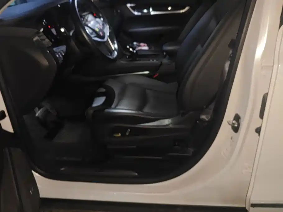 Cadillac XT5 — миниатюра 9