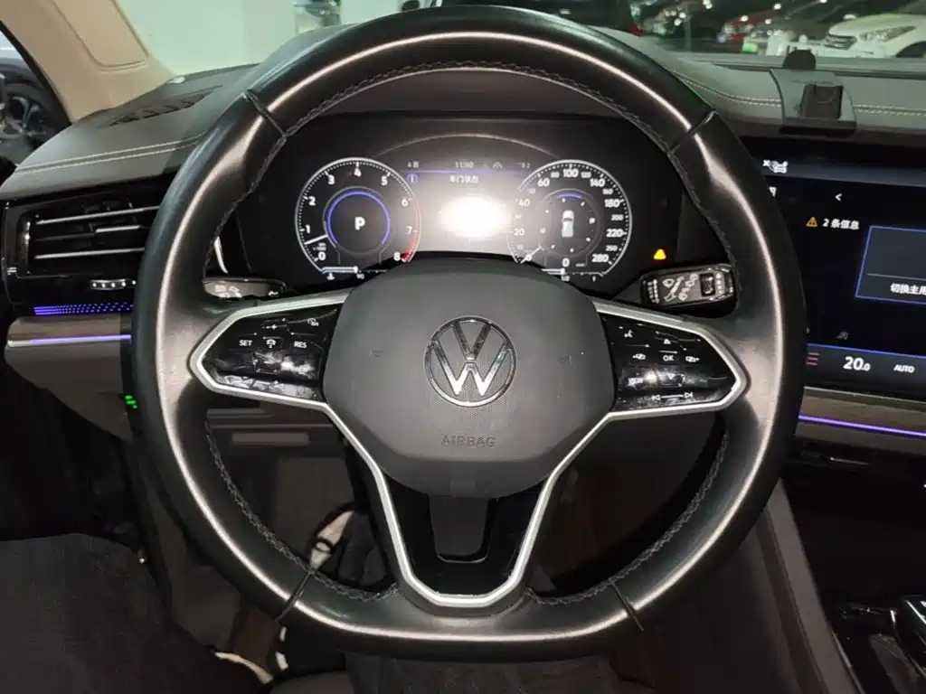 Volkswagen Touareg — миниатюра 11
