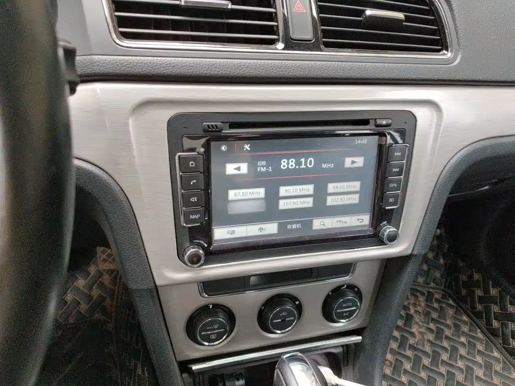 Volkswagen Lavida — миниатюра 6