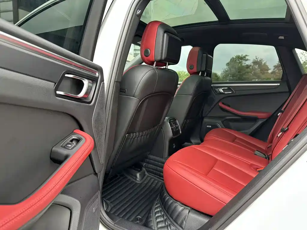 Porsche Macan — миниатюра 6
