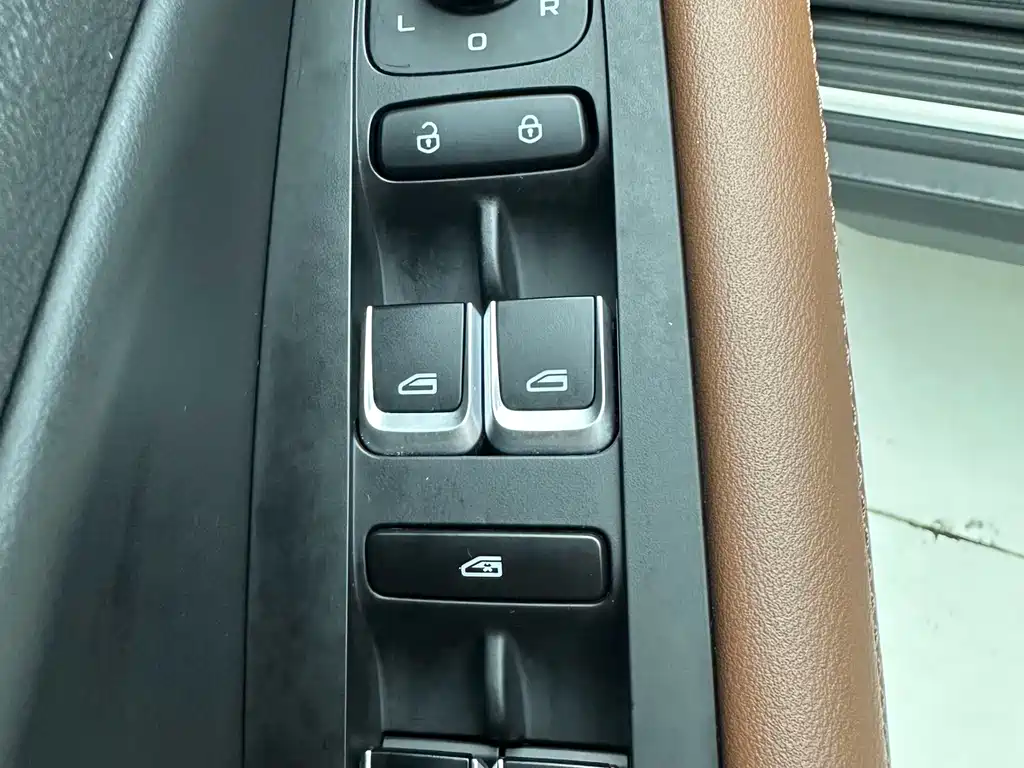 Geely Vision X6 — миниатюра 13