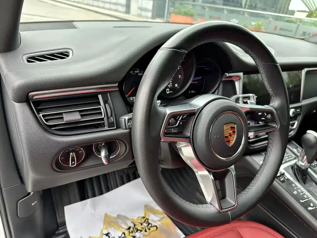 Porsche Macan — миниатюра 25