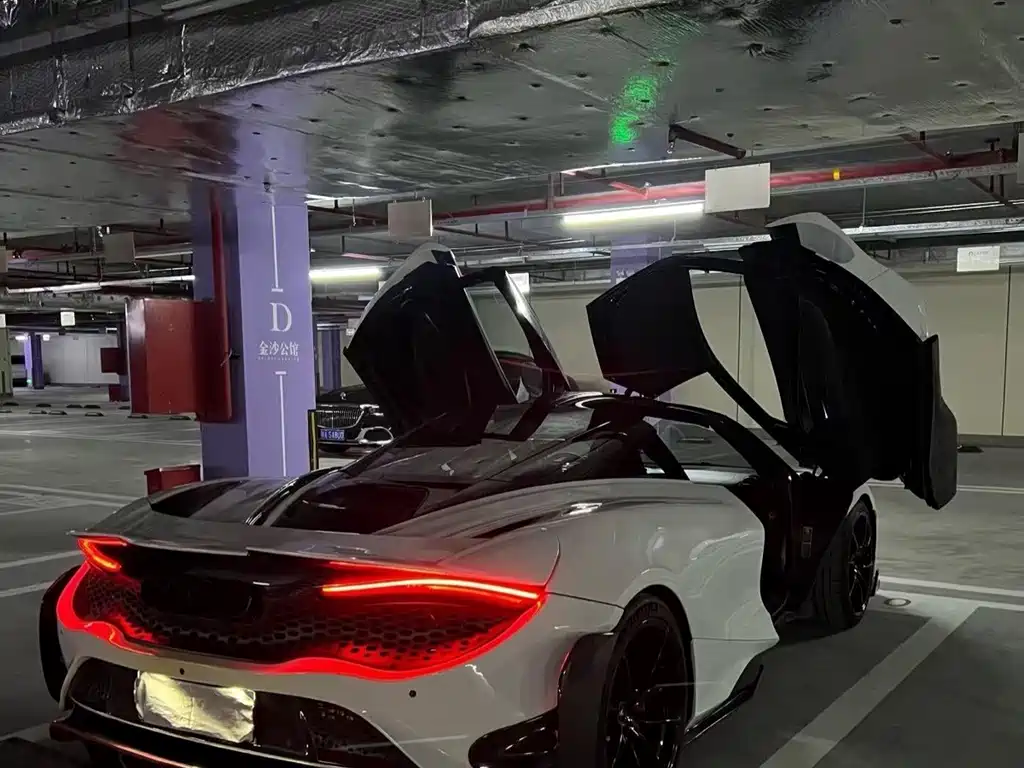 McLaren 720S — миниатюра 3