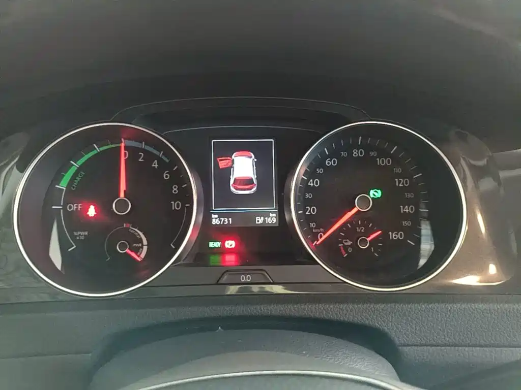 Volkswagen Golf EV — миниатюра 12