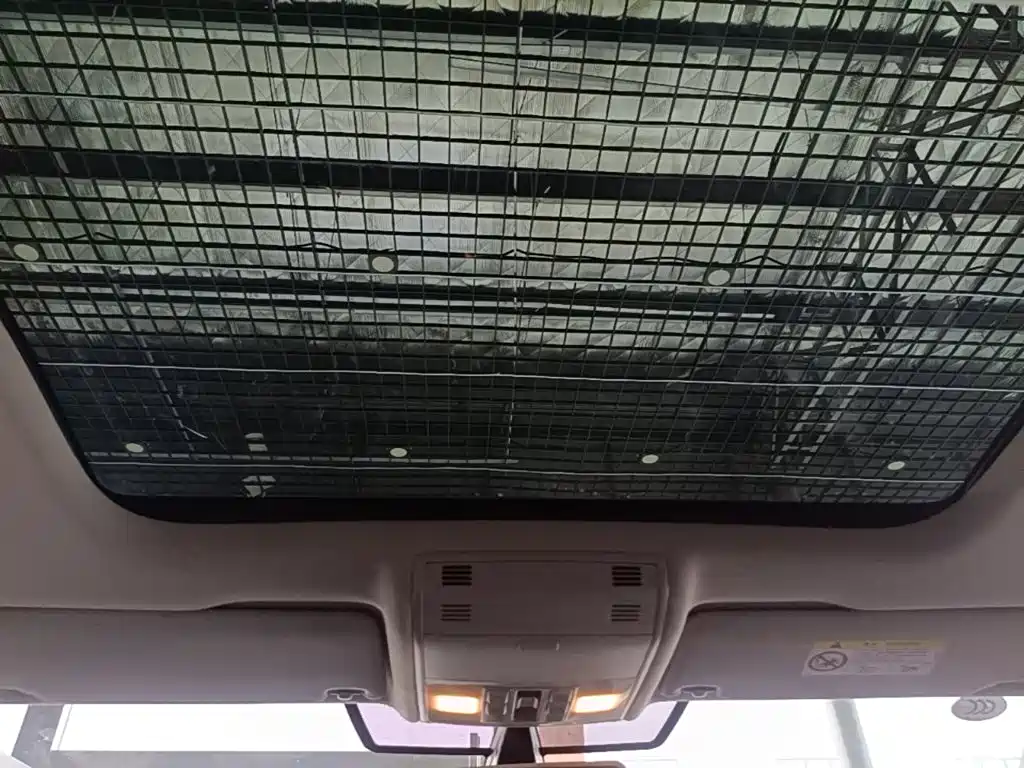 Volkswagen Golf EV — миниатюра 18