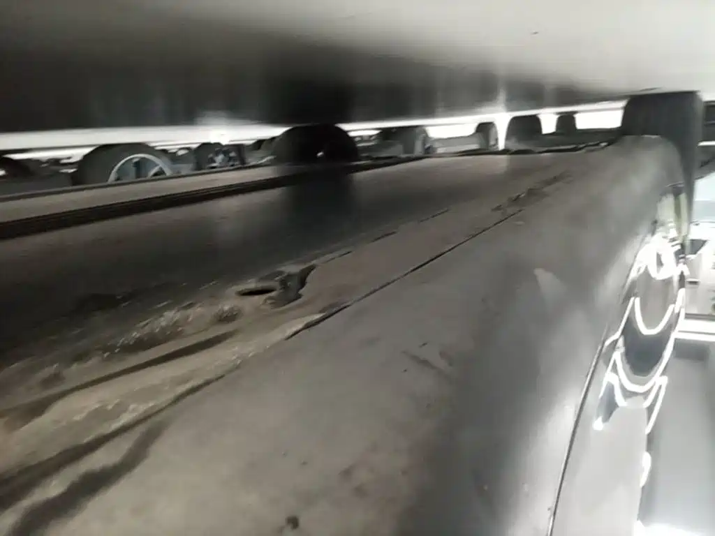 Tesla Model Y — миниатюра 21