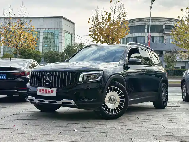 MERCEDES-BENZ GLB