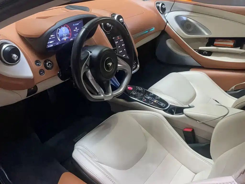 McLaren GT — миниатюра 3