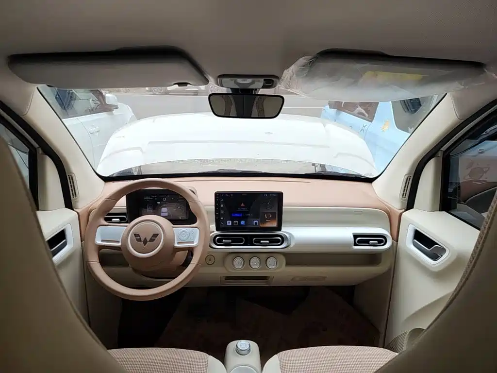 Wuling MINIEV — миниатюра 10