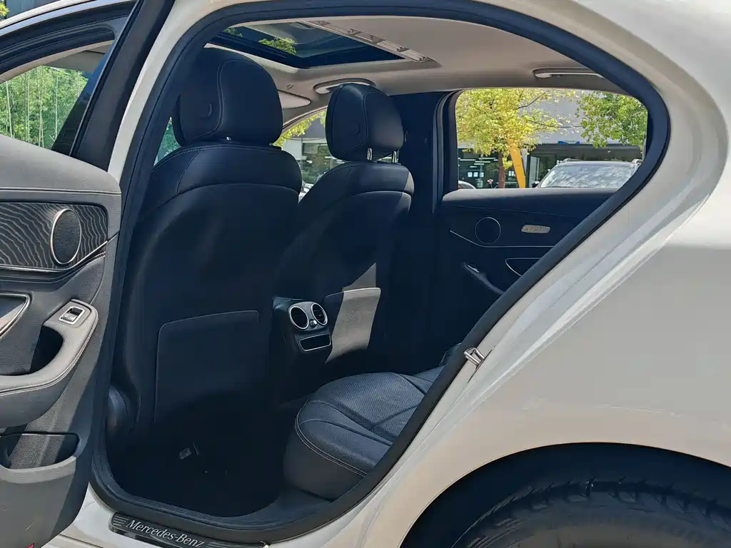Mercedes-Benz C-Class — миниатюра 8