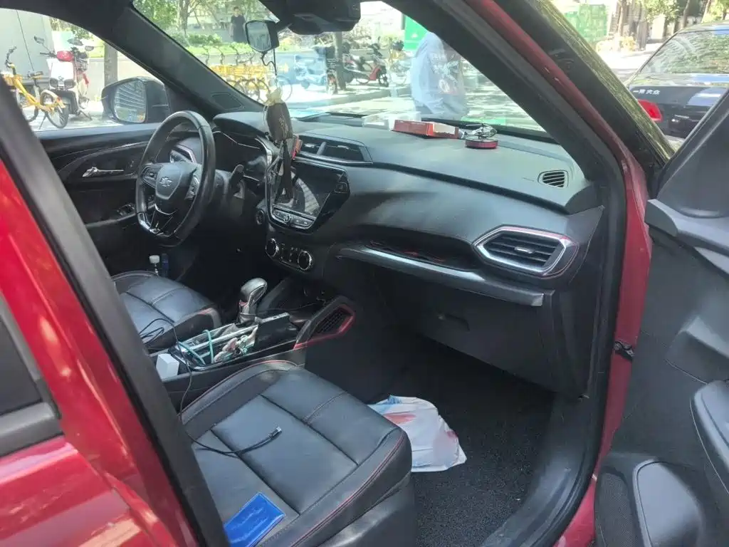 Chevrolet Tracker — миниатюра 18