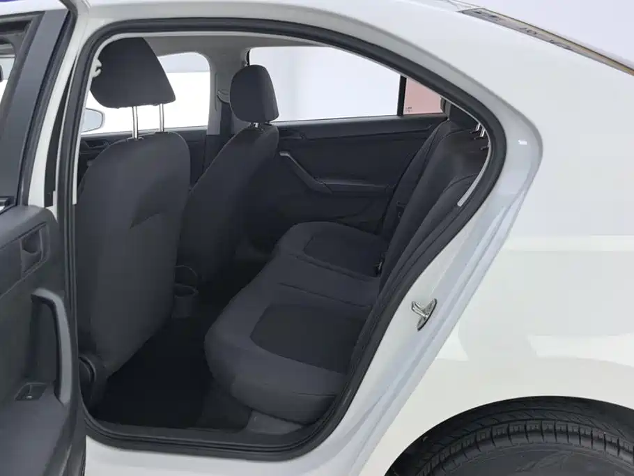 Volkswagen Santana — миниатюра 11
