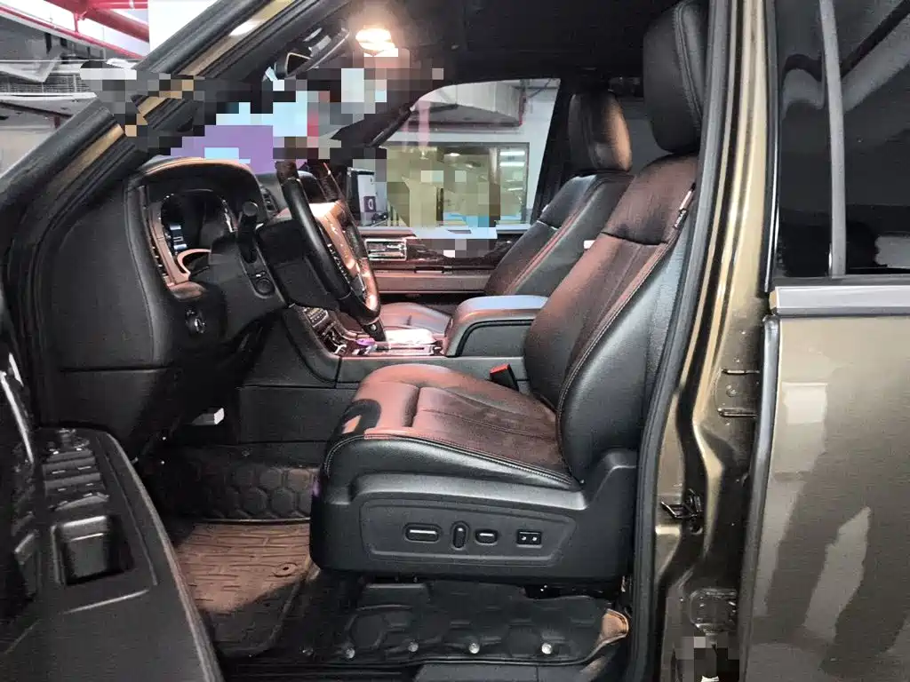 Lincoln Navigator — миниатюра 12