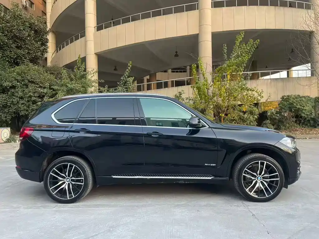 BMW X5 (Import) — миниатюра 9