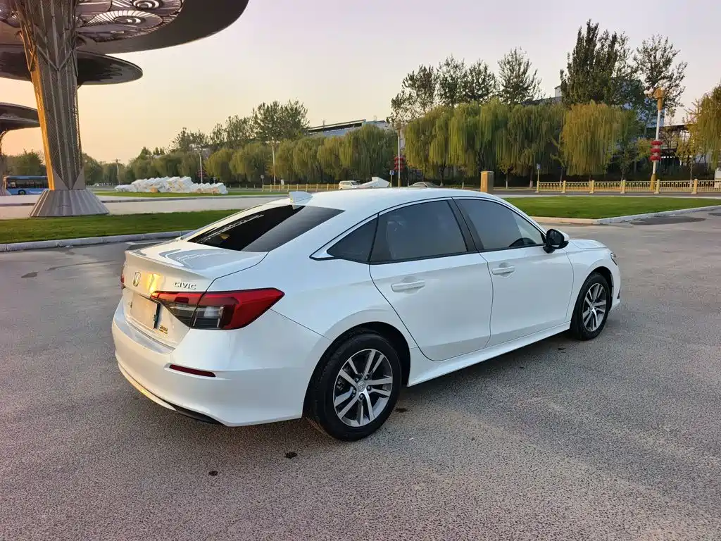 Honda Civic — миниатюра 8