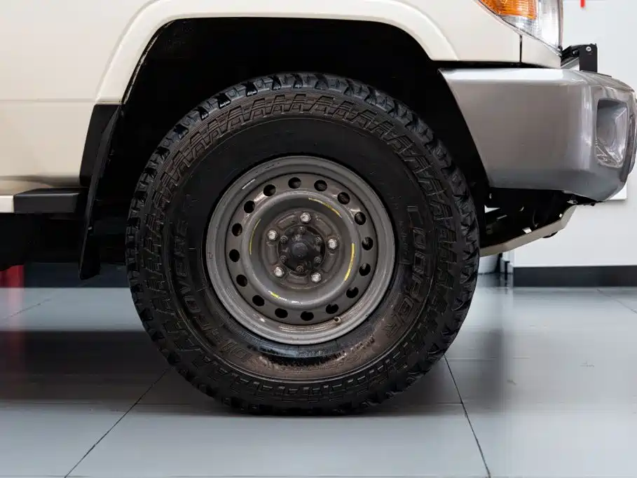 Toyota Land Cruiser — миниатюра 17