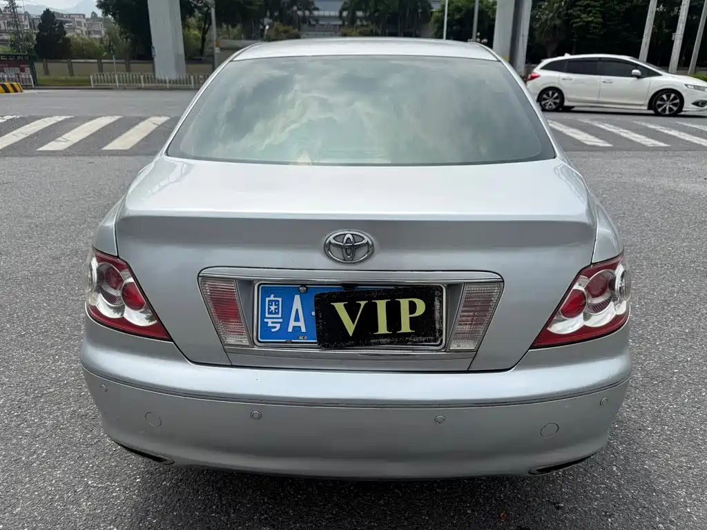 Toyota Reiz — миниатюра 6