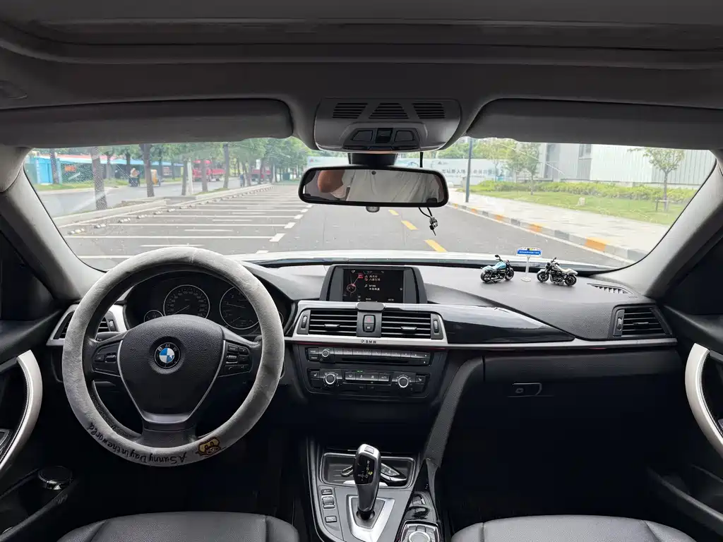 BMW 3 Series — миниатюра 8