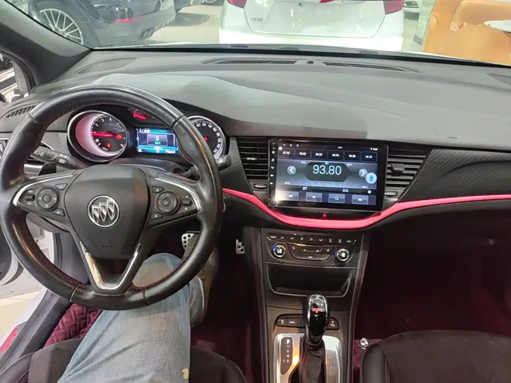 Buick Verano — миниатюра 10